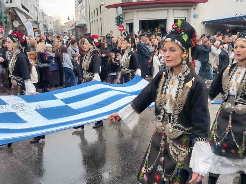20 αγαπημένα «κλικ» από την φετινή παρέλαση της 25ης Μαρτίου στη Λάρισα
