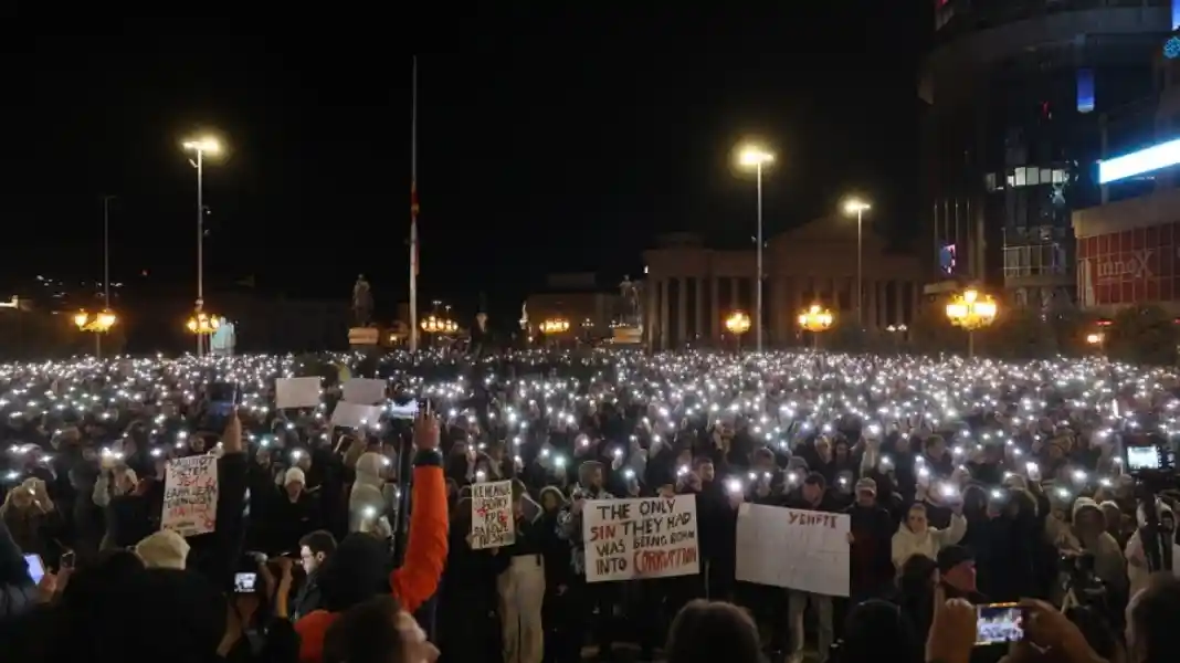 Μεγάλη συγκέντρωση διαμαρτυρίας στα Σκόπια