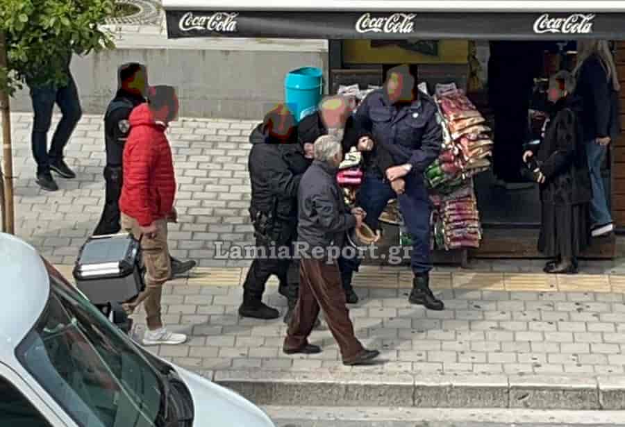 https://www.lamiareport.gr/topika/topikanea/item/lamia-arximandritis-se-amok-evrize-xydaia-kai-xtypouse-astynomikous-giati-tou-piran-tis-pinakides-sokarismenoi-oi-polites-den-pisteyan-ayto-pou-evlepan-vinteo-foto/