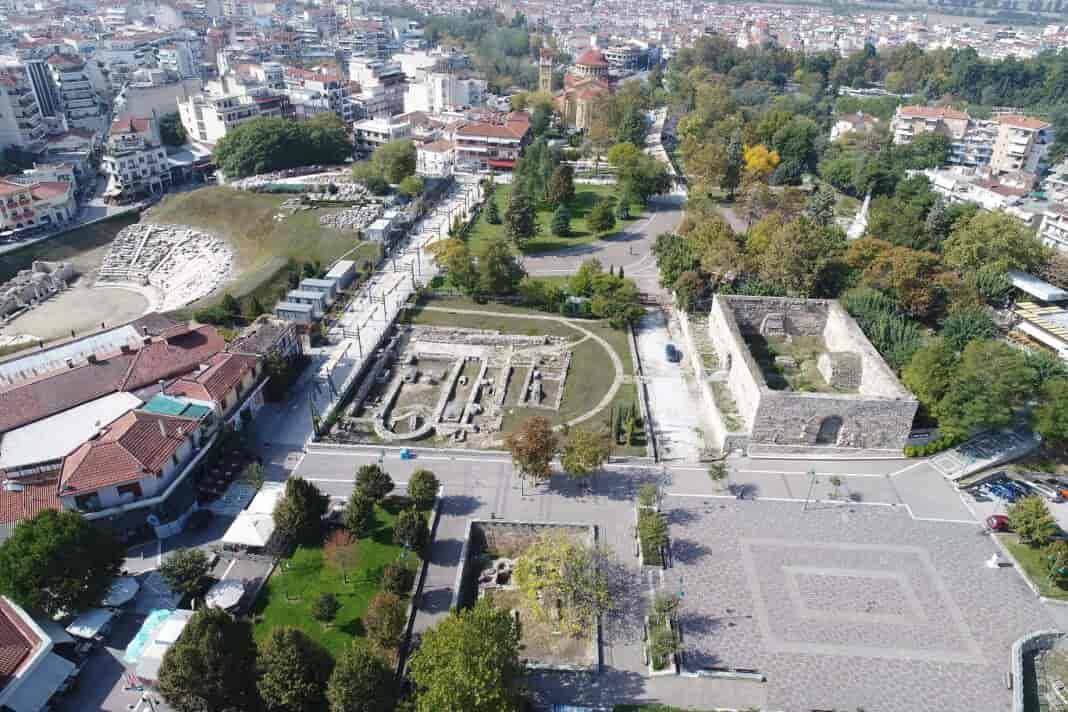 ΟΜΙΛΙΑ ΤΗΣ ΑΡΧΑΙΟΛΟΓΟΥ ΑΡΧΟΝΤΟΥΛΑΣ ΑΝΑΣΤΑΣΙΑΔΟΥ «Ο λόφος του Φρουρίου στη Λάρισα και τα έργα ανάδειξης των μνημείων» ΣΤΟ ΔΙΑΧΡΟΝΙΚΟ ΜΟΥΣΕΙΟ ΛΑΡΙΣΑΣ Ο Σύλλογος Φίλων Διαχρονικού Μουσείου Λάρισας και η Εφορεία Αρχαιοτήτων Λάρισας διοργανώνουν εκδήλωση με ομιλία της κας Αρχοντούλας Αναστασιάδου, Αρχαιολόγου, Τμηματάρχη Βυζαντινών & Μεταβυζαντινών Αρχαιοτήτων & Μουσείων της Εφορείας Αρχαιοτήτων Λάρισας. Η εκδήλωση θα πραγματοποιηθεί την Κυριακή 16 Μαρτίου 2025, στις 12 το μεσημέρι, στο Αμφιθέατρο του Διαχρονικού Μουσείου Λάρισας. Το θέμα της ομιλίας είναι «Ο λόφος του Φρουρίου στη Λάρισα και τα έργα ανάδειξης των μνημείων». Για το Διοικητικό Συμβούλιο Ο Πρόεδρος Η Γραμματέας Λεωνίδας Π. Χατζηαγγελάκης Λούλη Μαργαρίτου