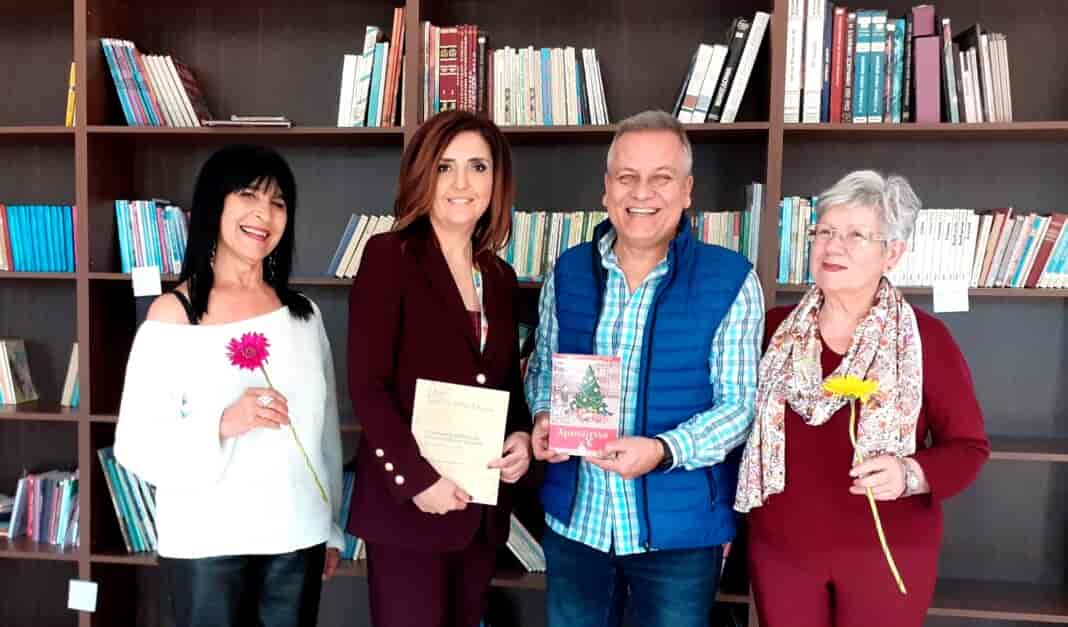 Το ΠΟΚΕΛ πρόσφερε βιβλία στο 1ο Δημοτικό Σχολείο Φαρσάλων