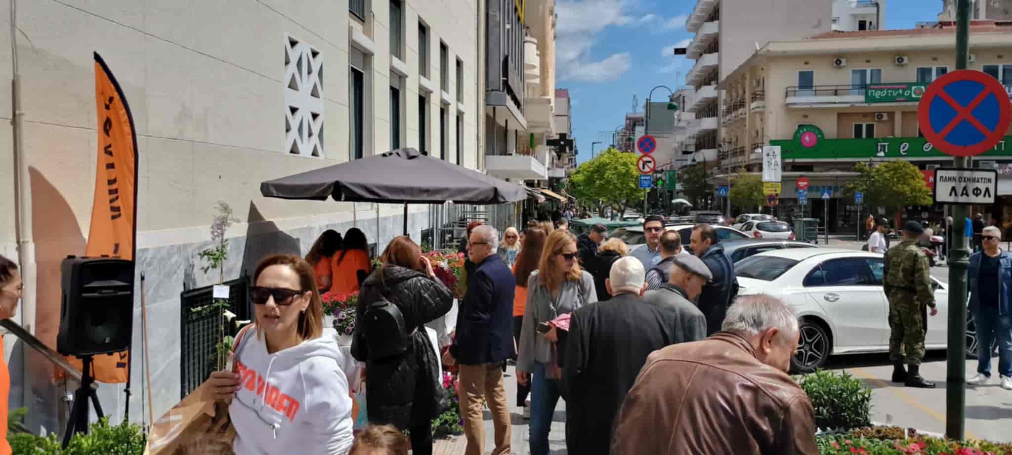 #Κανείς_Μόνος : Πλημμύρισε με Αγάπη το Πασχαλινό Παζάρι για το Γηροκομείο