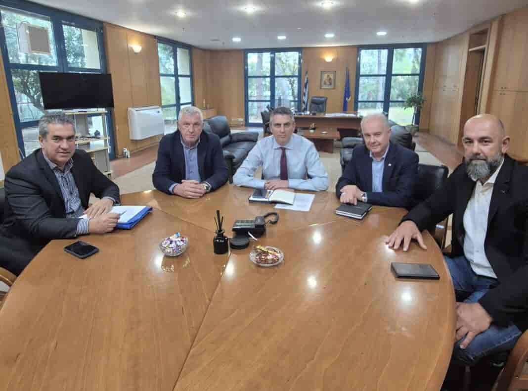 Συνάντηση Δημάρχου Τεμπών Γιώργου Μανώλη με τον Υπουργό Υποδομών και Μεταφορών