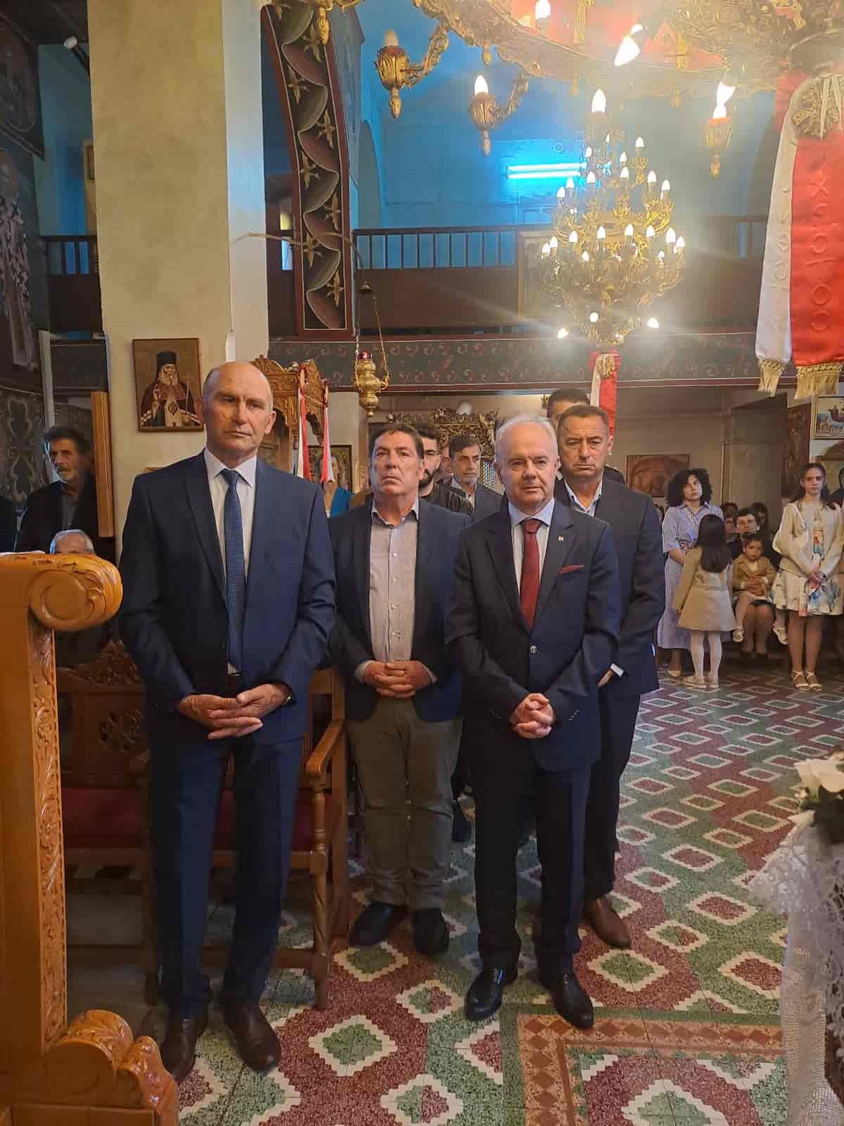 Στη Θεία Λειτουργία της Ζωοδόχου Πηγής παρευρέθηκε ο Δήμαρχος Τεμπών Γιώργος Μανώλης