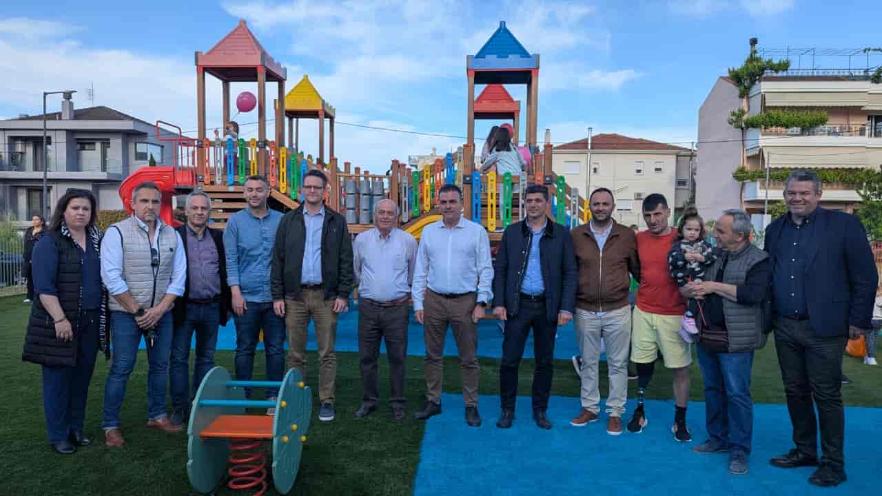 Άνοιξαν και επίσημα τις πύλες τους οι δύο νέες παιδικές χαρές στη Νέα Πολιτεία -