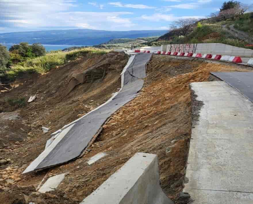 Tα χάλια του πολυδιαφημισμένου δρόμου Ρακοπόταμος-Κεραμίδι, λίγο πριν παραδοθεί!