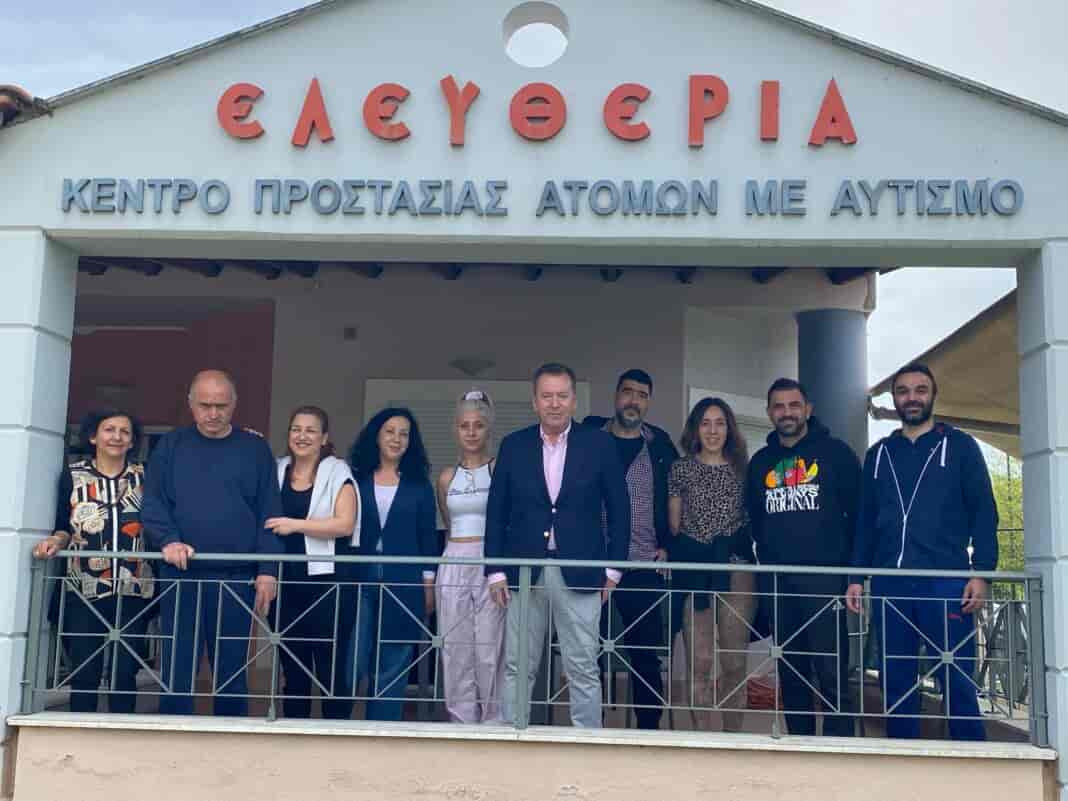 Αρωγός στην αξιέπαινη προσπάθεια του Συλλόγου Γονέων και Κηδεμόνων με Αυτισμό Λάρισας, ο Βασίλης Κόκκαλης