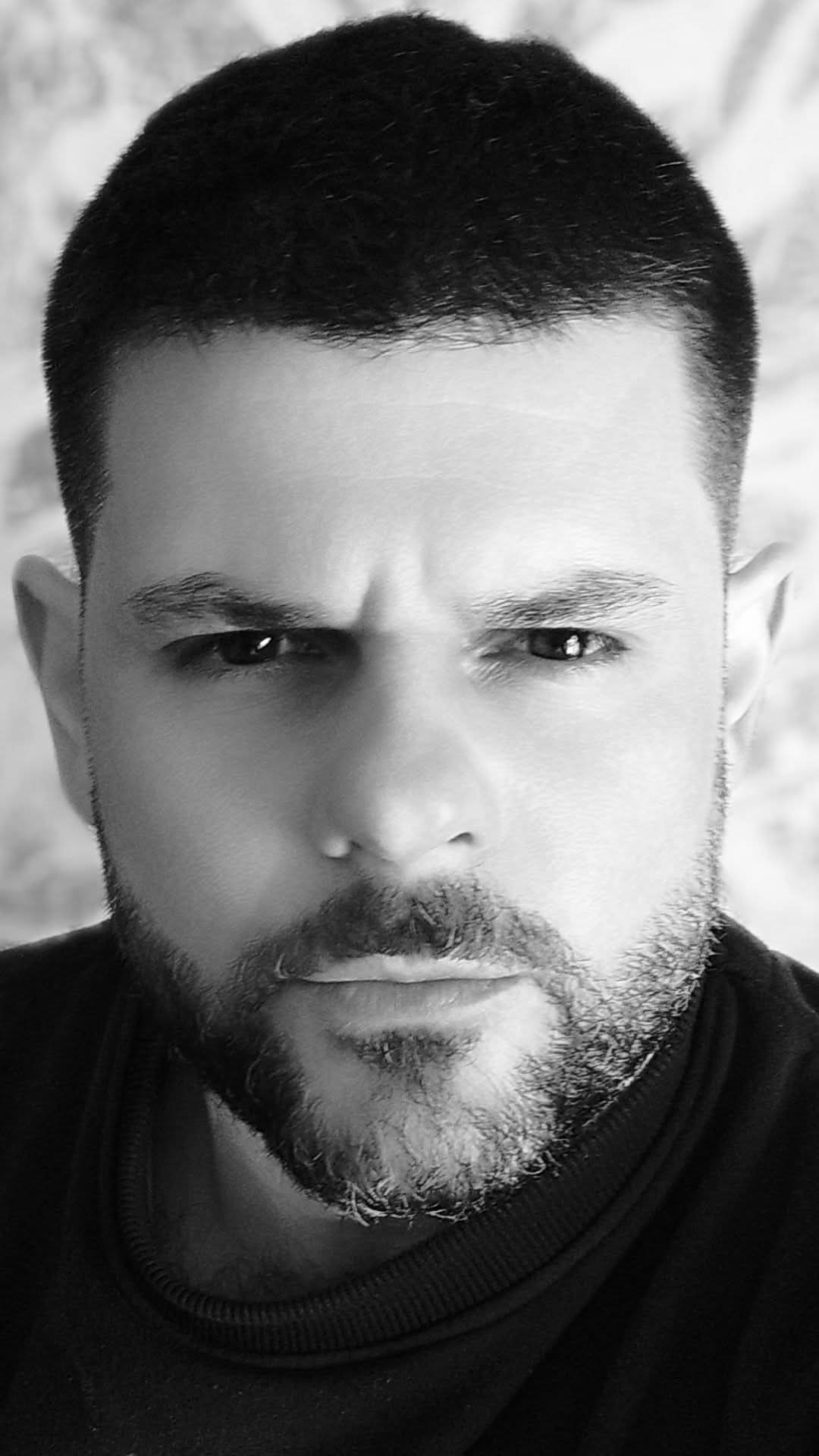 Άρθρο-Παρέμβαση του Λαρισαίου καλλιτέχνη Χρίστου Χαλικιά με αφορμή την αποπομπή του Μάνου Στεφανίδη από την Δημοτική Πινακοθήκη Λάρισας