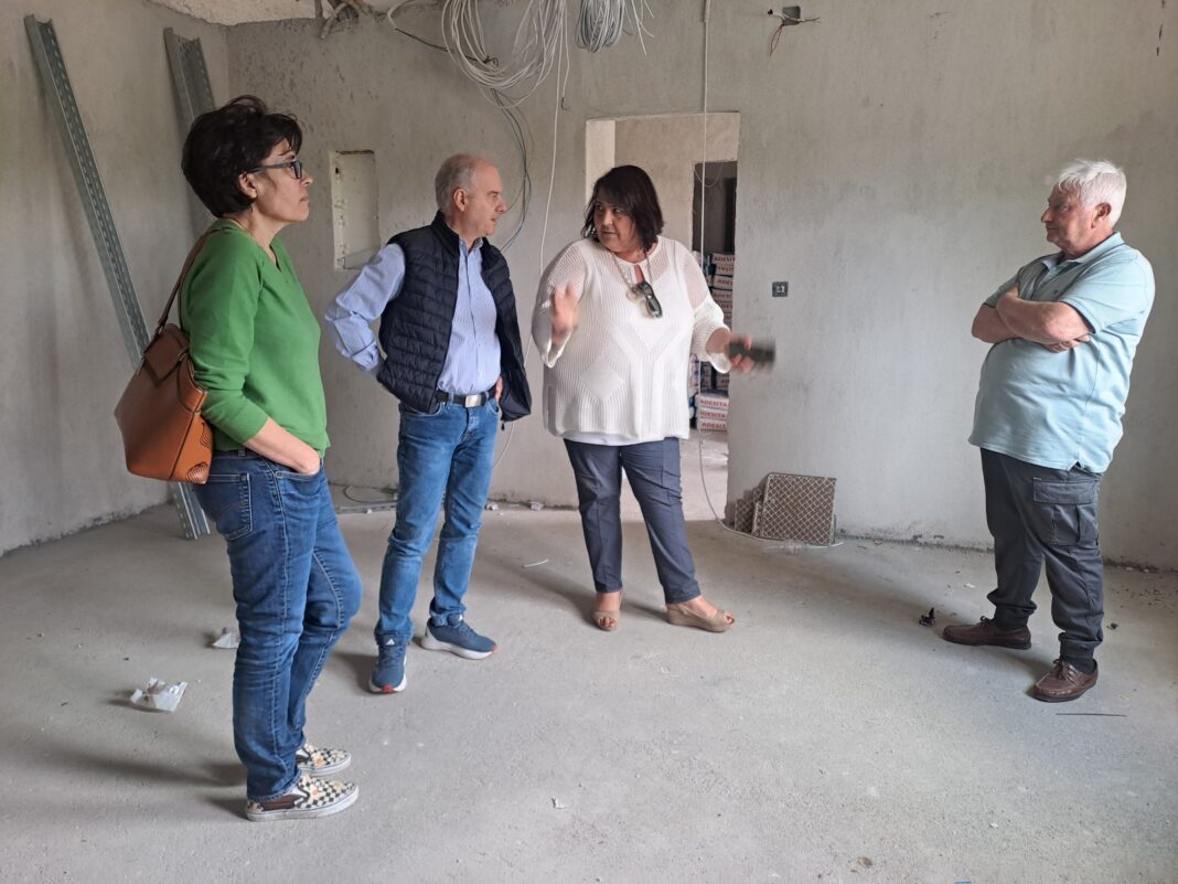 Επίσκεψη του Δημάρχου Γ. Μανώλη στο έργο κατασκευής του κυνοκομείου στα παλιά σφαγεία Μακρυχωρίου