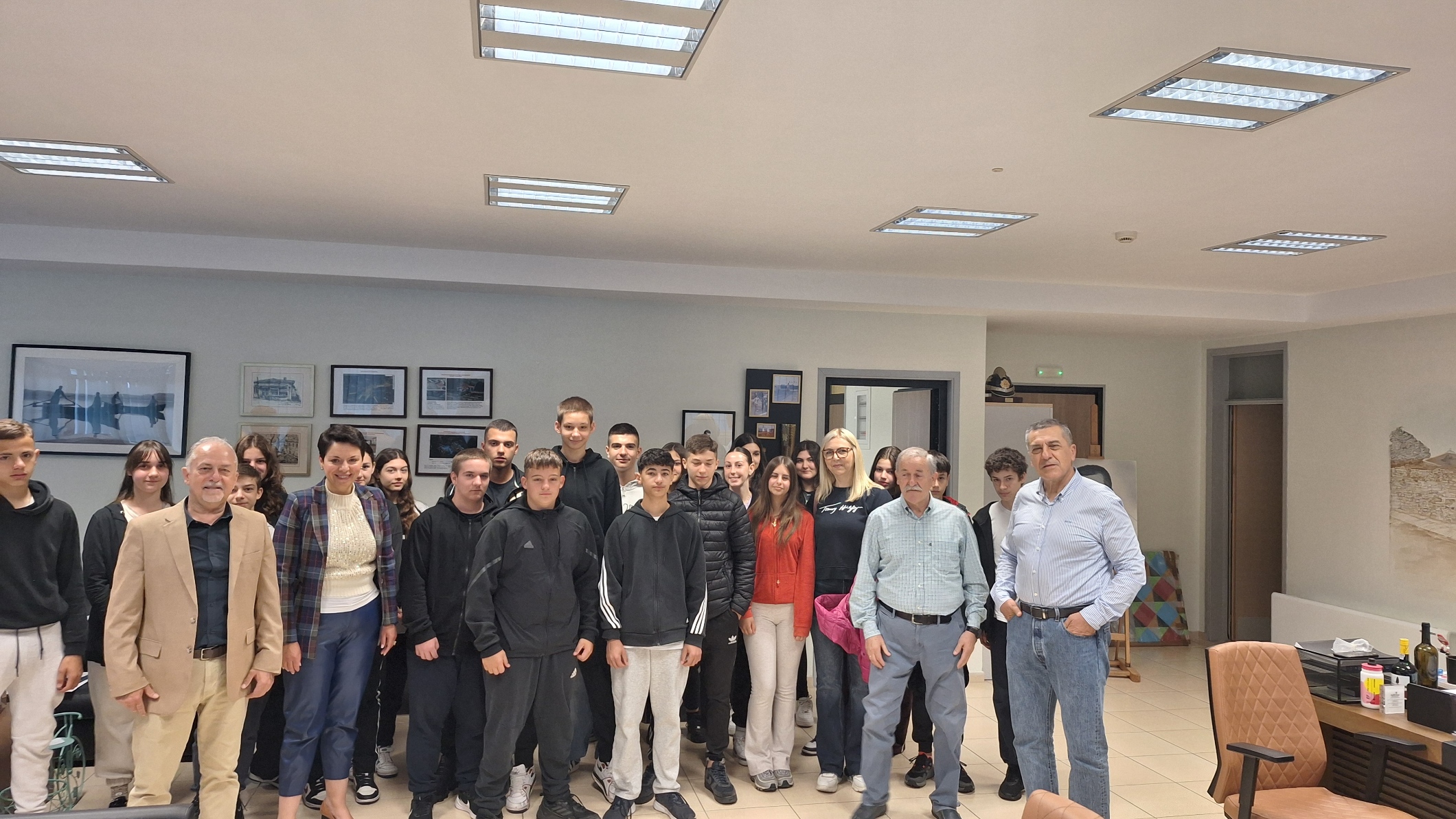 Ο Περιφερειάρχης Δημ. Κουρέτας ξεναγεί μαθητές του 13ου Γυμνασίου Λάρισας στην Περιφέρεια Θεσσαλίας με επίκεντρο την Οδική Ασφάλεια