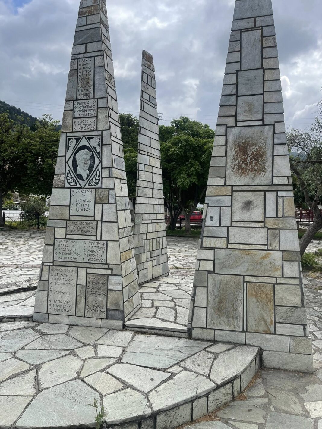 497493506_122135804246619942_2081687376543875485_n Παρέμβαση μνήμης και αντίστασης της Νέας Αριστεράς Λάρισας στη Μαρτυρική Τσαριτσάνη