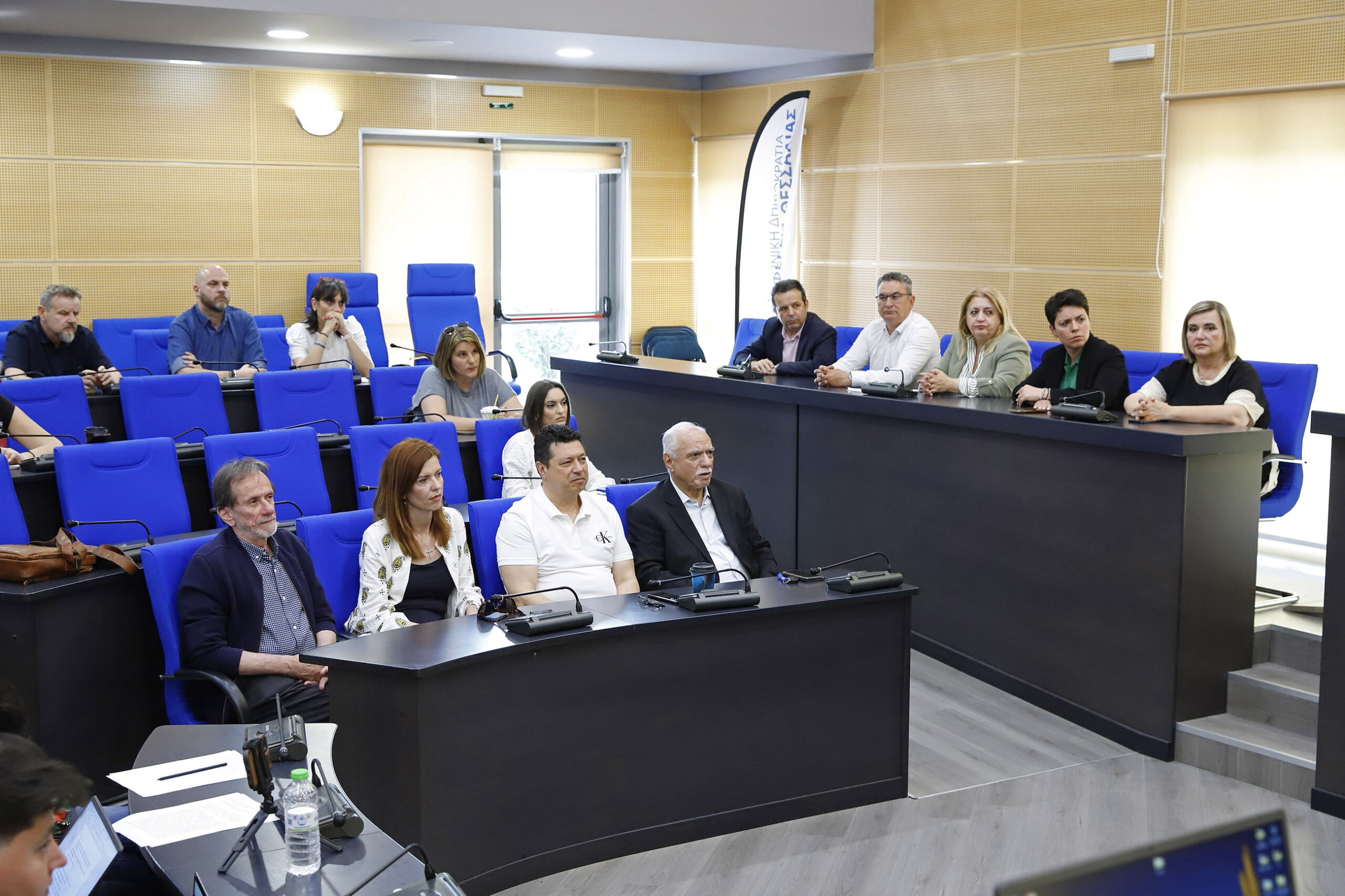 Συγκίνηση και δάκρυα στην «αποστρατεία» του Ηλία Λεοντάρη από την Περιφέρεια Θεσσαλίας