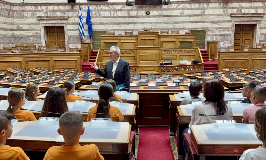 Μ. Χαρακόπουλος: Ο βουλευτής δίνει λογαριασμό μόνον στους πολίτες που εκπροσωπεί