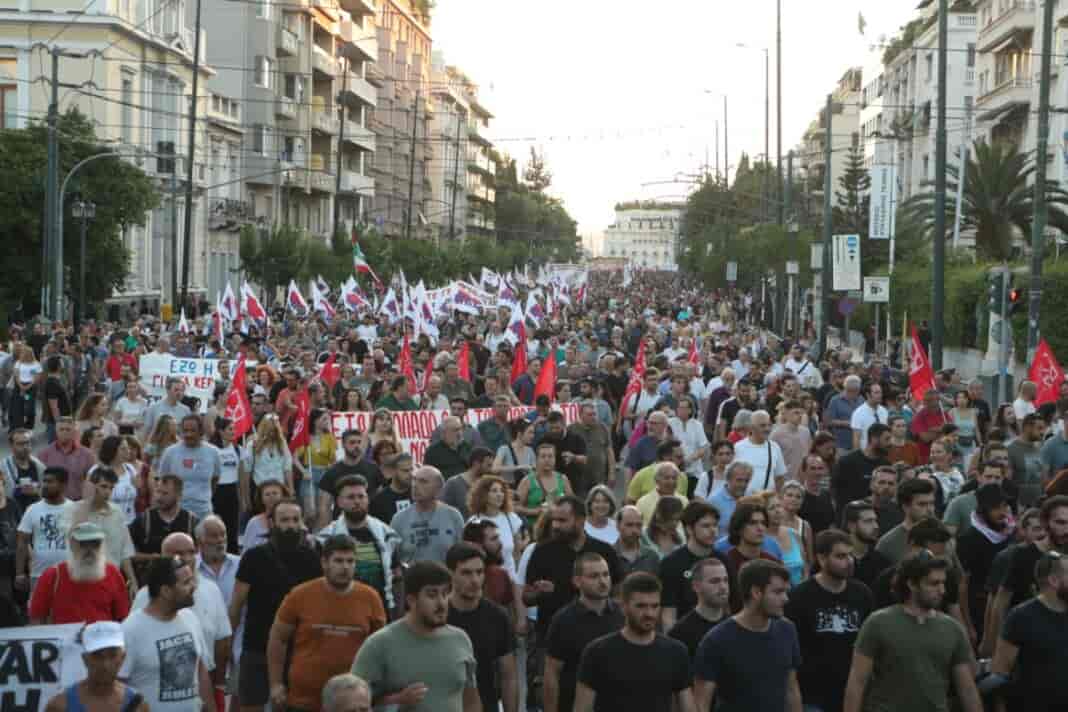 DIMI5326-1200x800 Μεγάλο αντιπολεμικό συλλαλητήριο στο Σύνταγμα για την ανάφλεξη στη Μέση Ανατολή