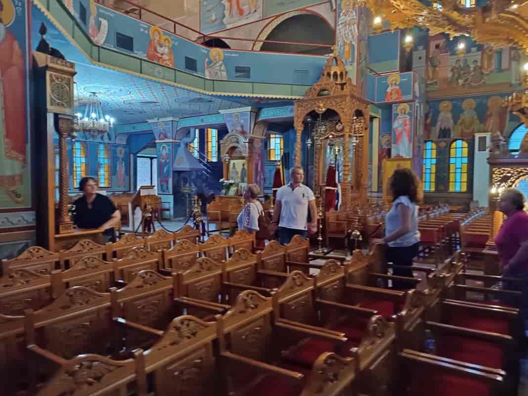 Ξενάγηση του Συλλόγου Εικαστικών Ν. Λάρισας στο Ναό των Αγίων Πέτρου και Παύλου στην Νεάπολη Λάρισας