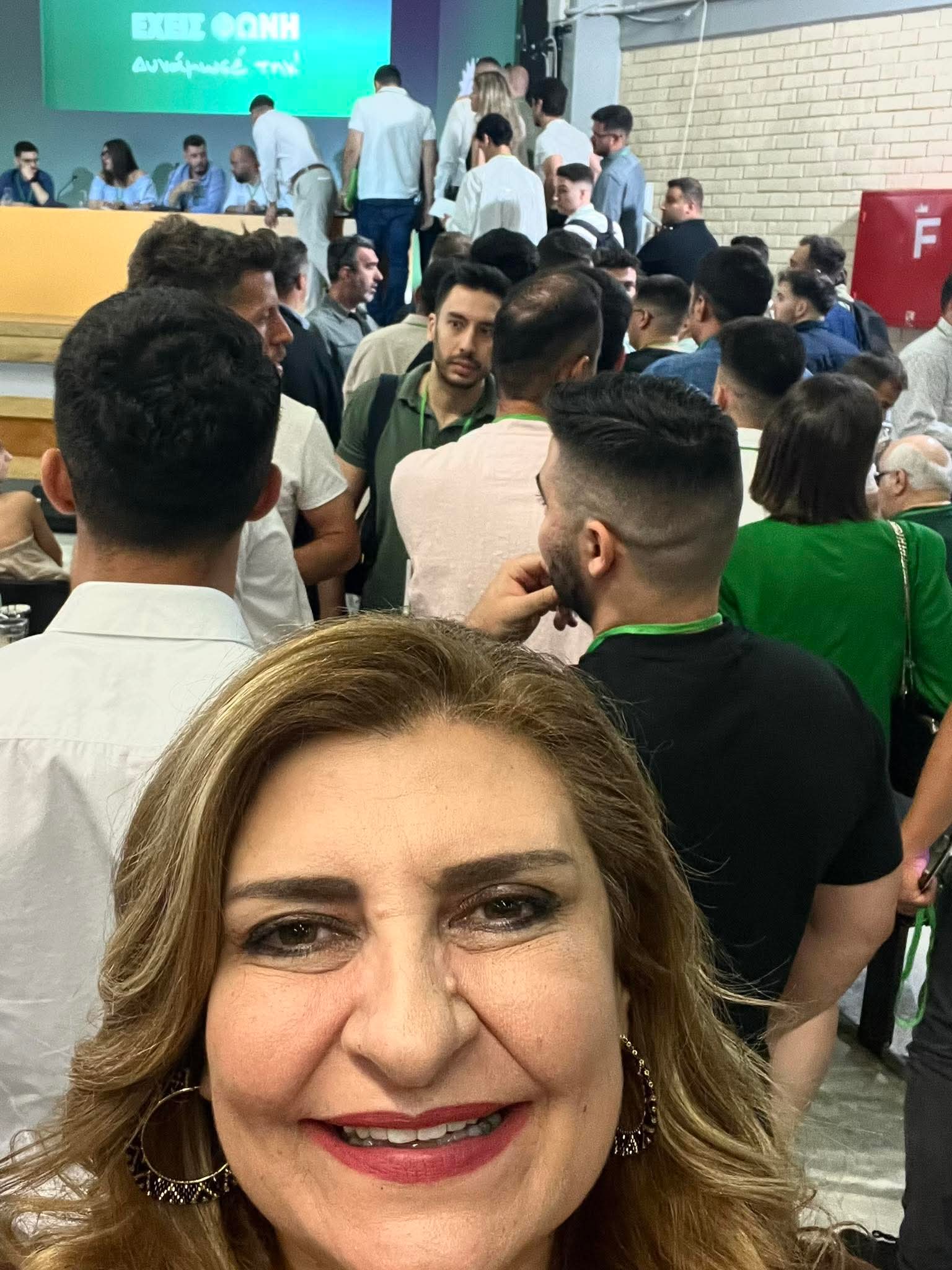 Ε.  Λιακούλη από την Πανελλήνια Συνδιάσκεψη Νεολαίας ΠΑΣΟΚ:

                                        «Η νέα γενιά στην καρδιά της Αλλαγής »