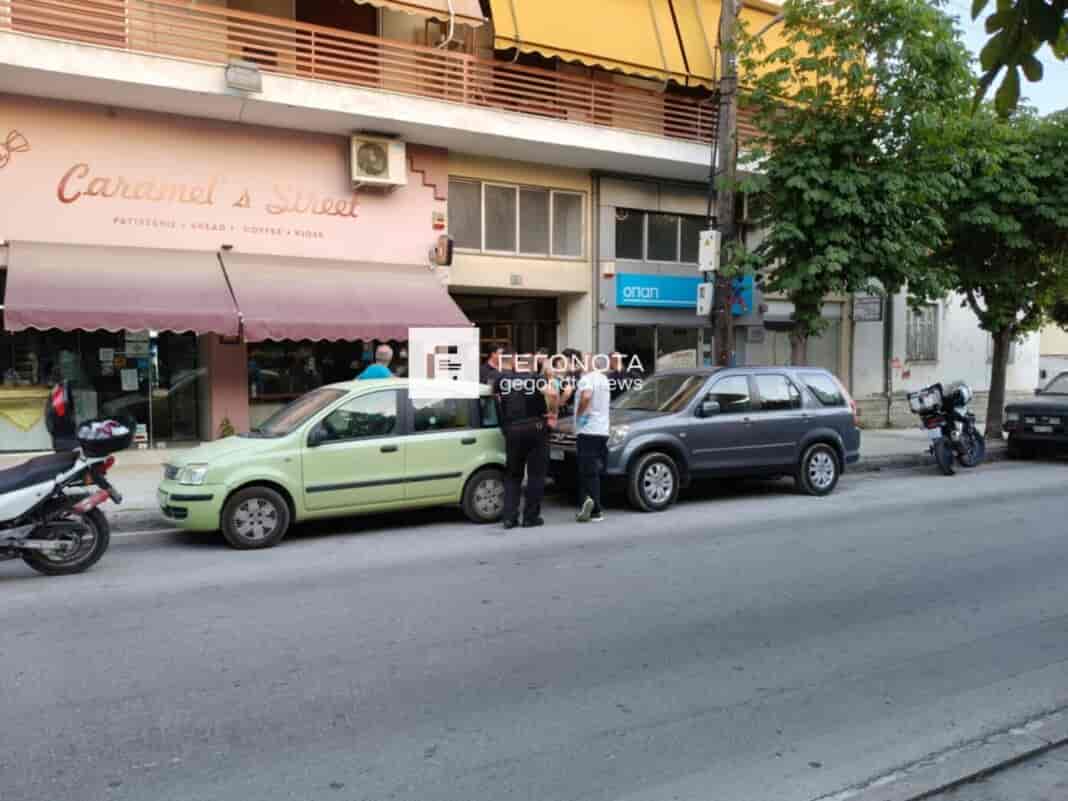 Σοκ στον Βόλο: Ζούσε μέσα στο σπίτι με τον νεκρό πατέρα του επί 7 ημέρες