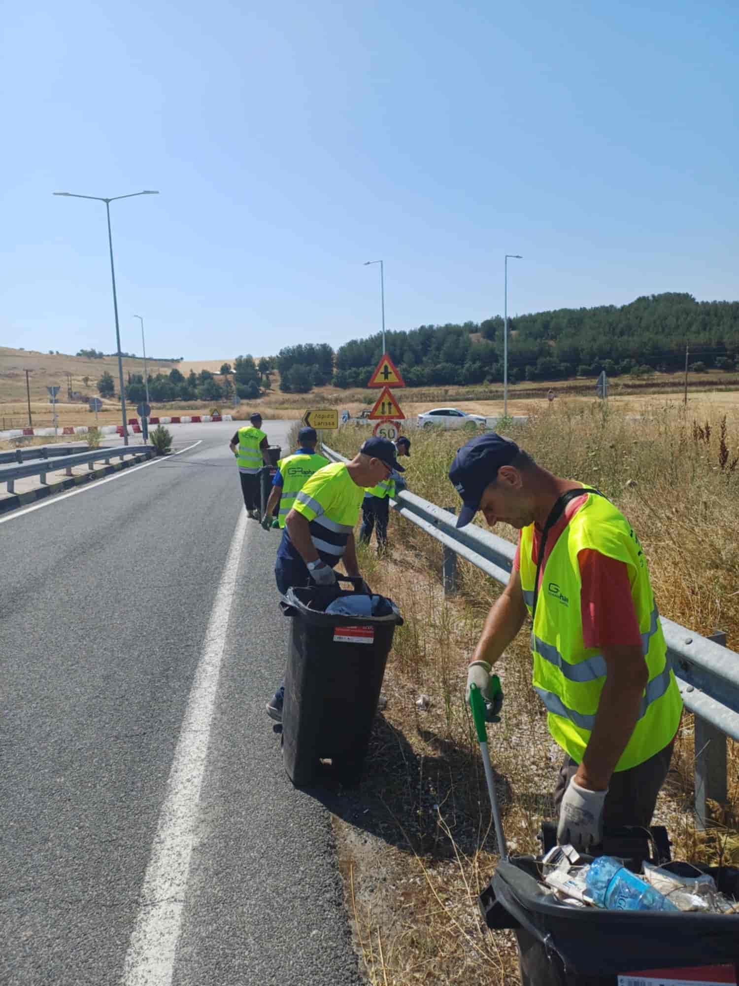 Πάνω από 10 τόνους απορριμμάτων έχουν περισυλλέξει τα συνεργεία της Διεύθυνσης Καθαριότητας του Δήμου Λαρισαίων