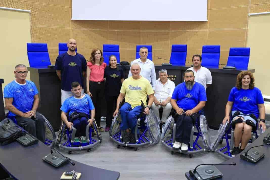 Περιφέρεια Θεσσαλίας: Παρέδωσε πέντε αναπηρικά αμαξίδια στην ομάδα μπάσκετ ΑμΕΑ της Ολυμπιάδας Λάρισας