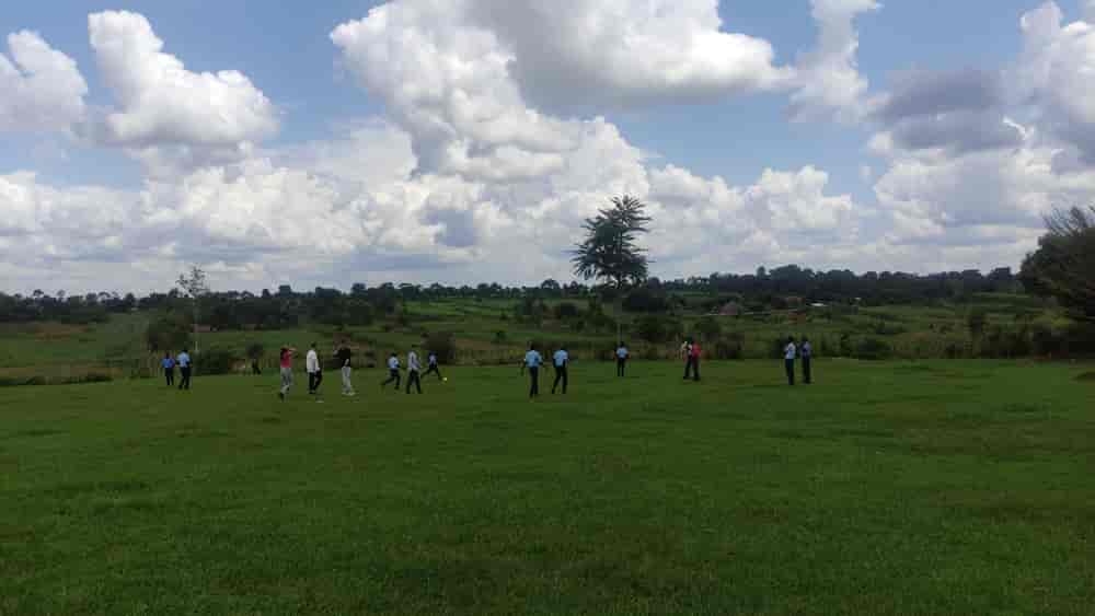 επισκέφθηκε την αρχαιότερη ενορία στην Ανατολική Ουγκάντα. Την ενορία του Αποστόλου Παύλου,