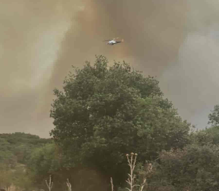 Λάρισα: Βελτιωμένη η εικόνα στην μεγάλη φωτιά στο Δαμάσι