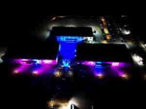 τρίωρο πάρτι με τη Χαρά, το 12ο Πίθηκο και τον εκρηκτικό Bloody Hawk.