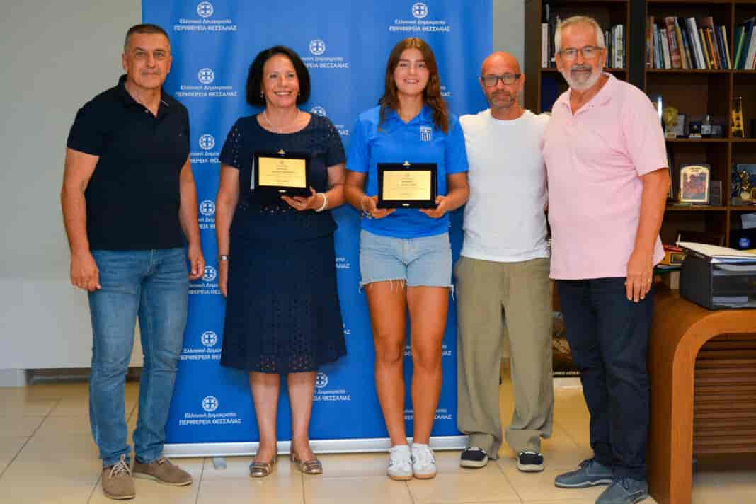 APD_5444 Ο Δημ. Κουρέτας βράβευσε τις αθλήτριες του ΝΟΒΑ Διαβάτη-Λυκομήτρου