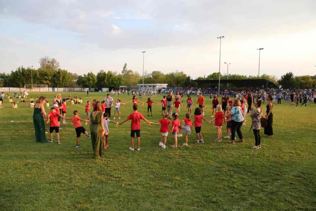 στα γήπεδα της Νεάπολης