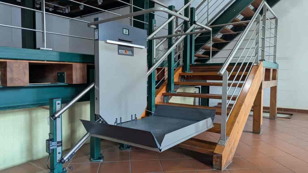 Mylos tou Pappa - isogeio- anavatorio (3) Ειδικό αναβατόριο απέκτησε ο ισόγειος εκθεσιακός χώρος του Μύλου Παππά