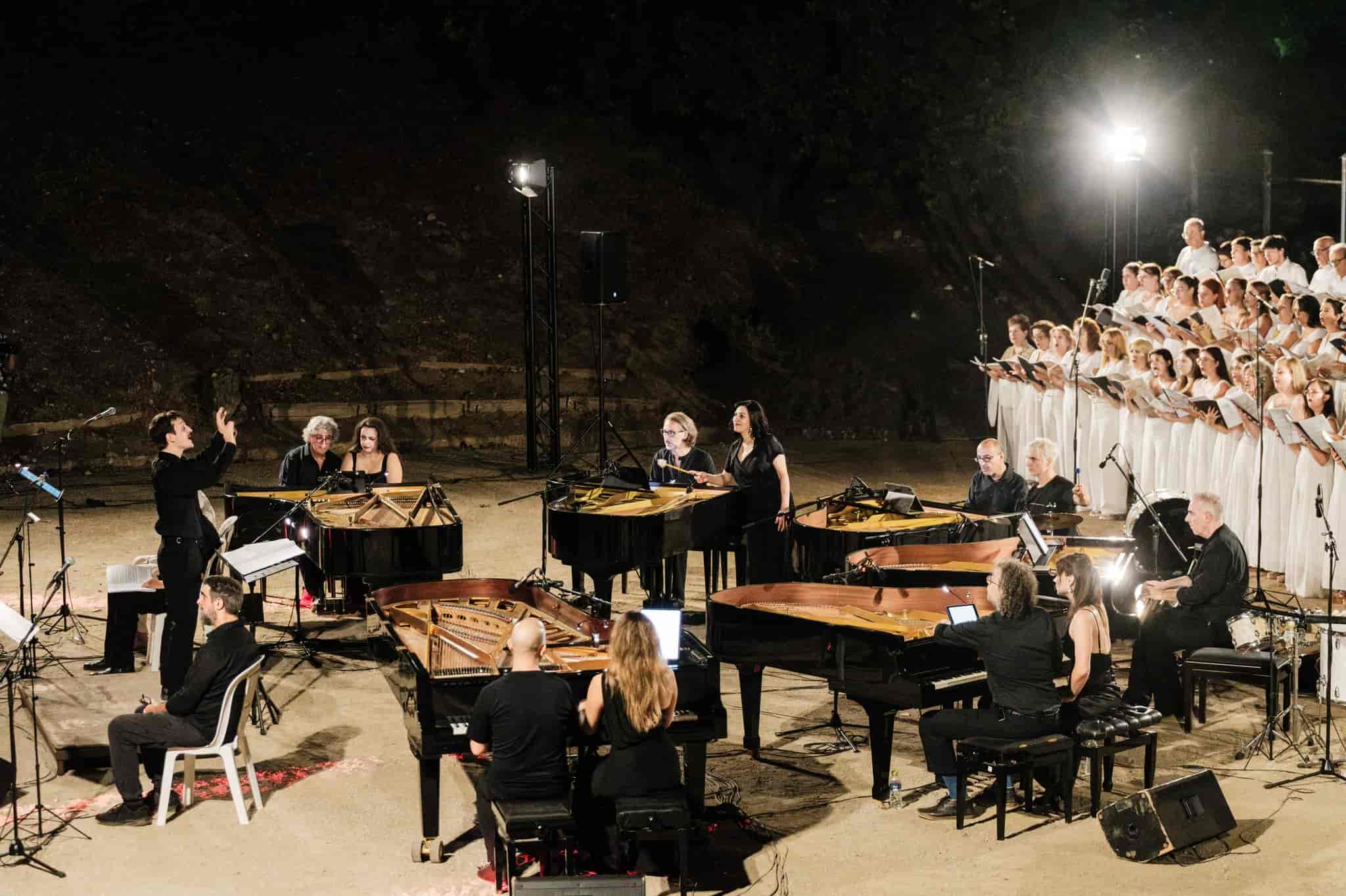 Μεγάλη επιτυχία για το Piandaemonium και τη Μικτή Χορωδία του Δημοτικού Ωδείου Λάρισας στο Ελληνιστικό Θέατρο Δίου