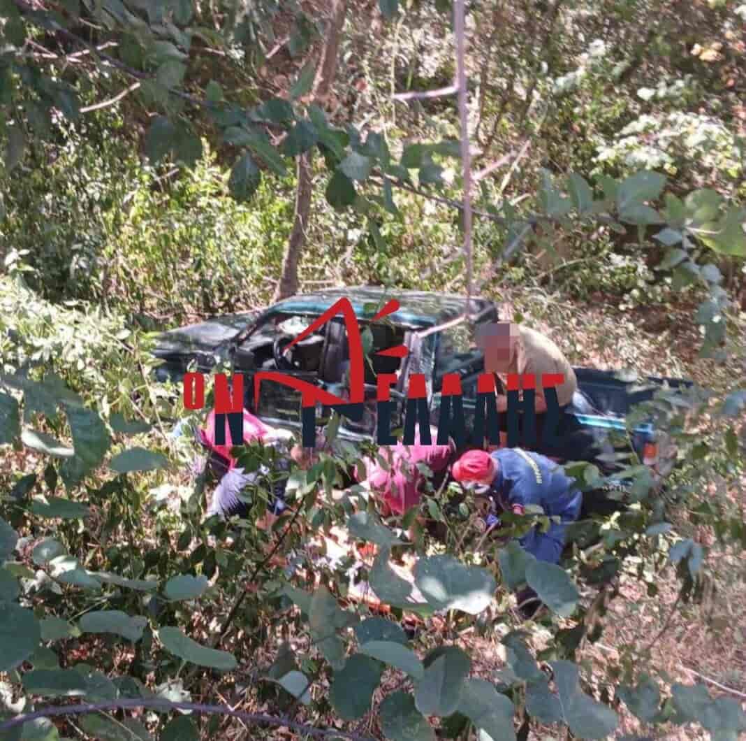 Featured, Τοπικά Πιερία: Αυτοκίνητο έφυγε σε ρέμα