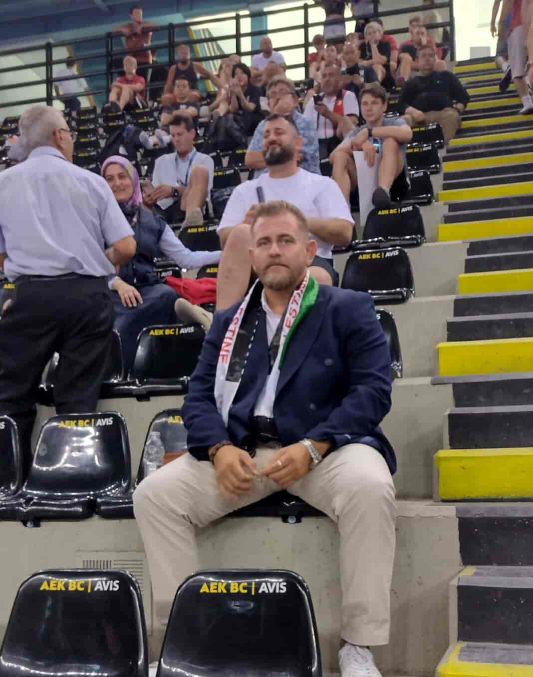 «Ενόχλησε» η έκφραση αλληλεγγύης στον Παλαιστινιακό λαό - Αφαιρέθηκε η διαπίστευση από τον Π. Κρίκη