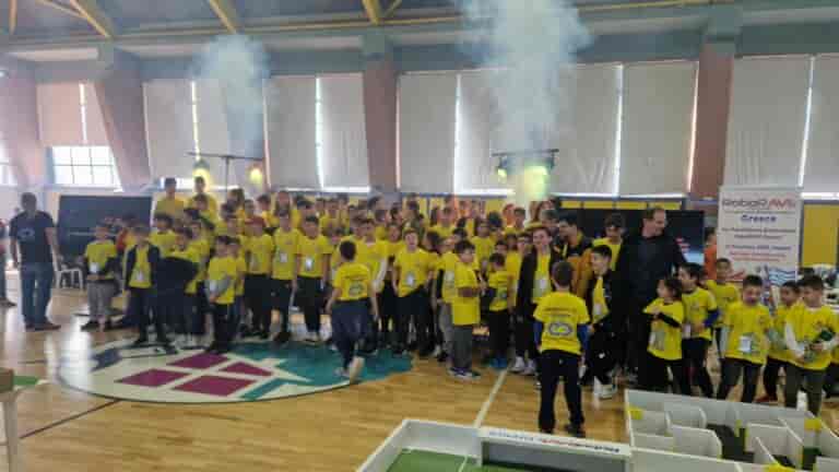 Δυναμικό παρόν από τη Λάρισα με 10 ομάδες και 36 μαθητές στον παγκόσμιο τελικό ρομποτικής στο Πεκίνο