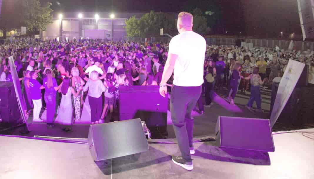 Με πρωτοφανή συμμετοχή κόσμου η συναυλία του Γιώργου Βελισσάρη στο Αρμένιο