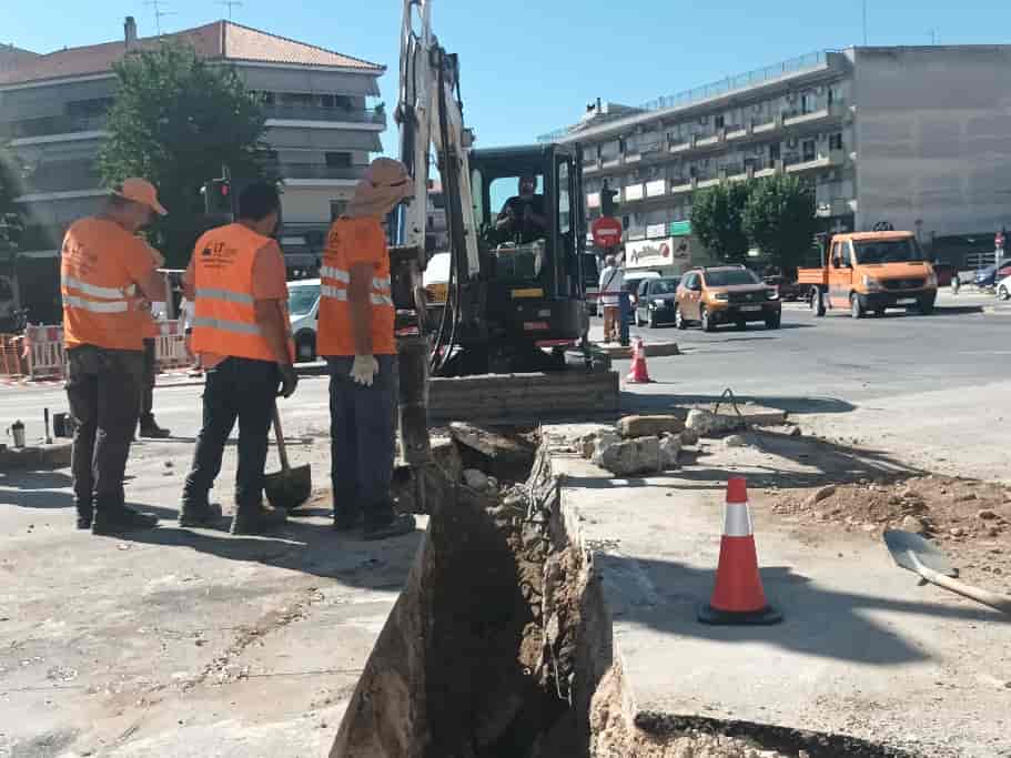 Κλειστή η οδός Αβέρωφ λόγω αντικατάστασης αγωγών ύδρευσης από την ΔΕΥΑΛ