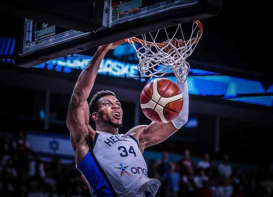 Με Γιάννη Αντετοκούνμπο η εντυπωσιακή αφίσα της FIBA για τους «8» του Eurobasket 2025