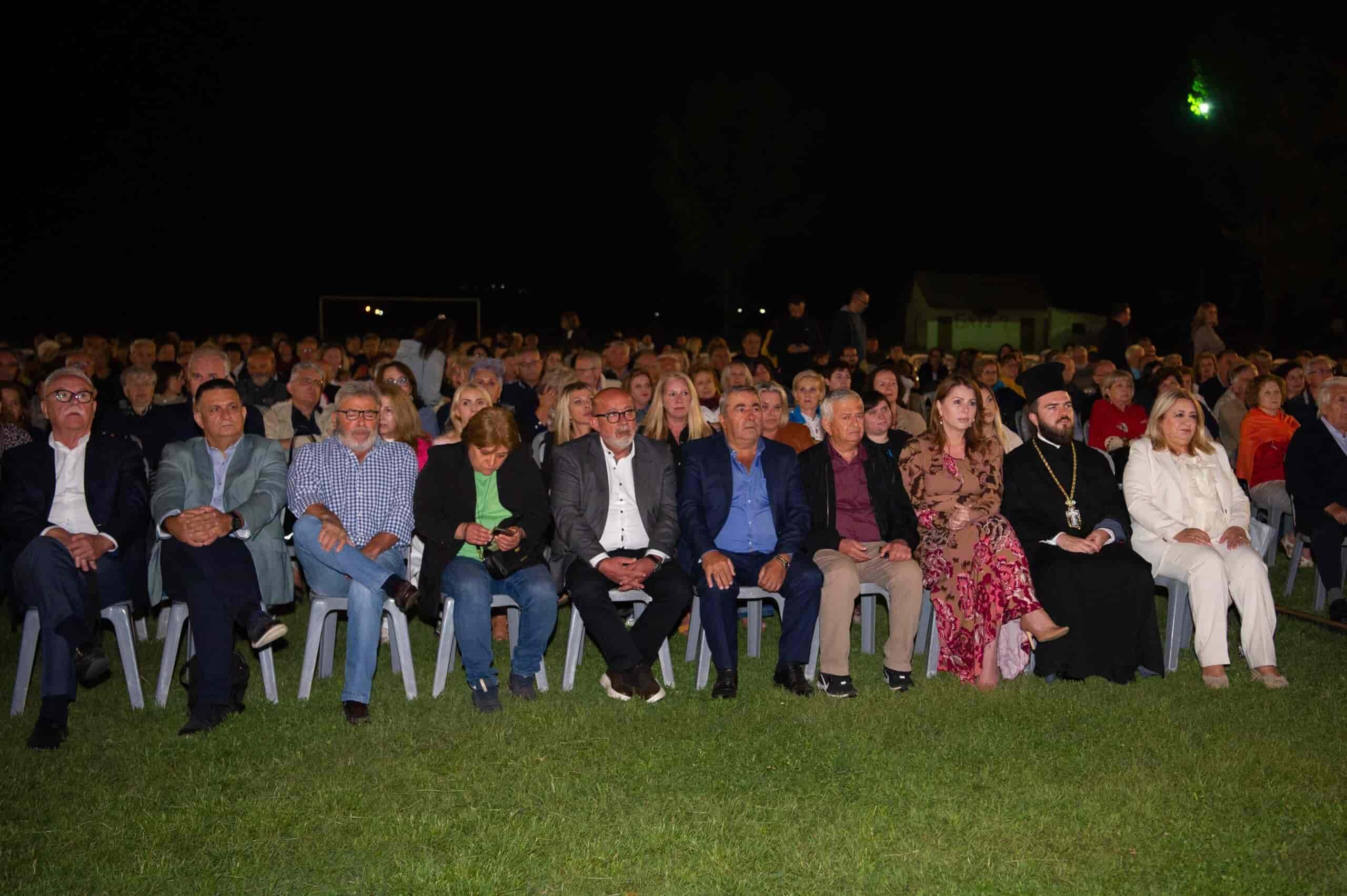 «Ἁπό το Μίκη Θεοδωράκη στον Απόστολο Καλδάρα» από την «Ορχήστρα Μίκης Θεοδωράκης»