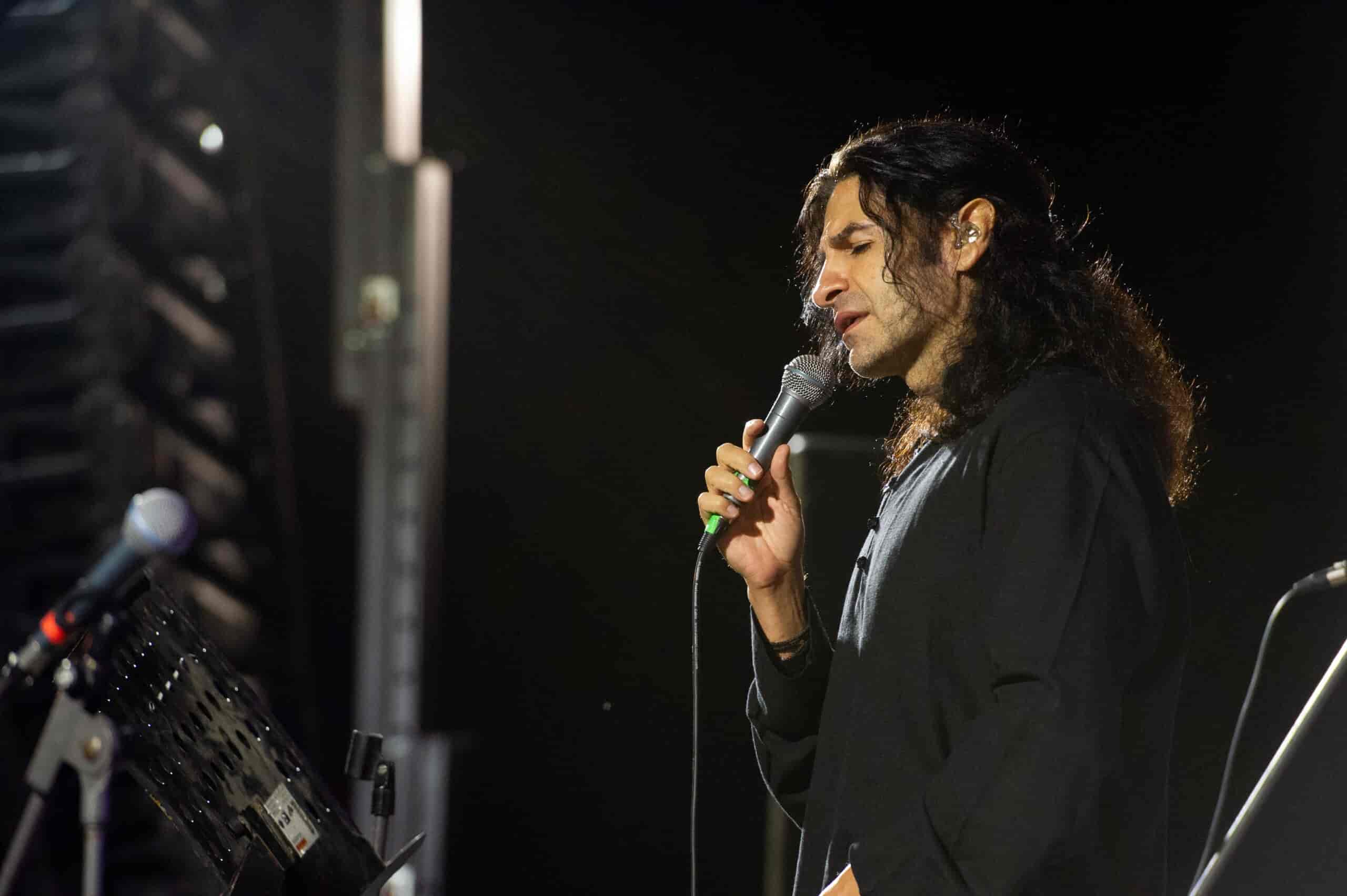 «Ἁπό το Μίκη Θεοδωράκη στον Απόστολο Καλδάρα» από την «Ορχήστρα Μίκης Θεοδωράκης»