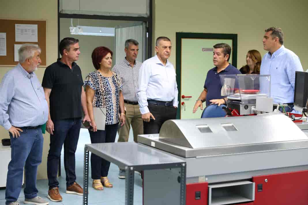 Επίσκεψη του Περιφερειάρχη Θεσσαλίας Δημ. Κουρέτα στο Εθνικό Κέντρο Ταξινόμησης Βάμβακος στην Καρδίτσα