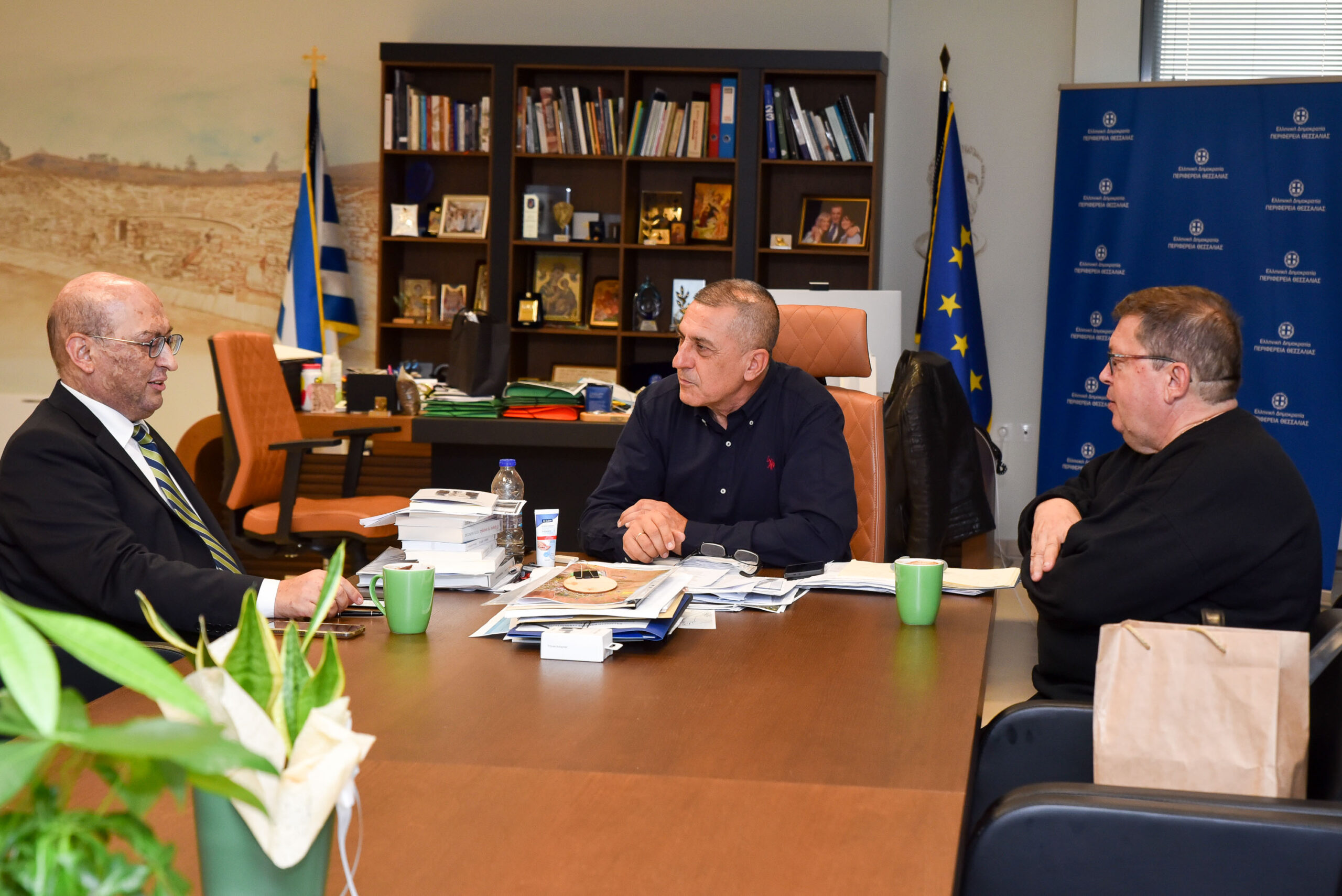 Εθιμοτυπική επίσκεψη του Πρέσβη της Αρμενίας στον Περιφερειάρχη Θεσσαλίας Δημήτρη Κουρέτα