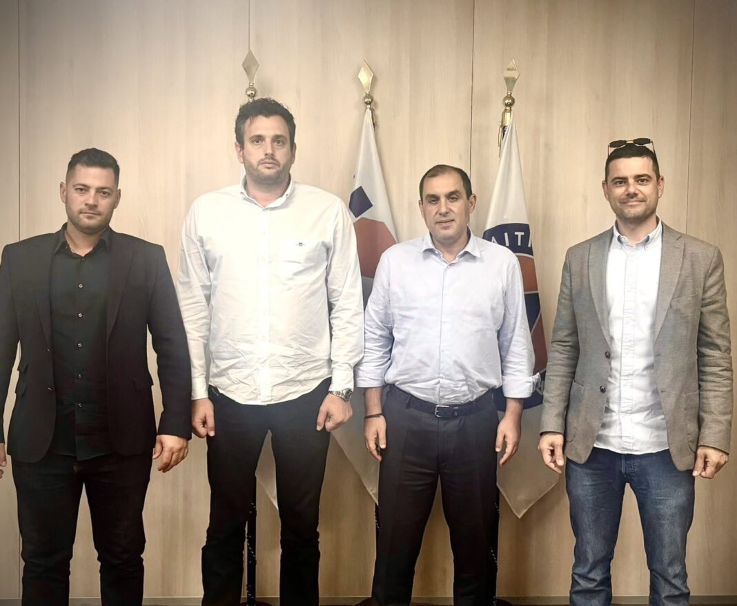 Συνάντηση Τσικριτσή με τον υπουργό Πολιτικής Προστασίας