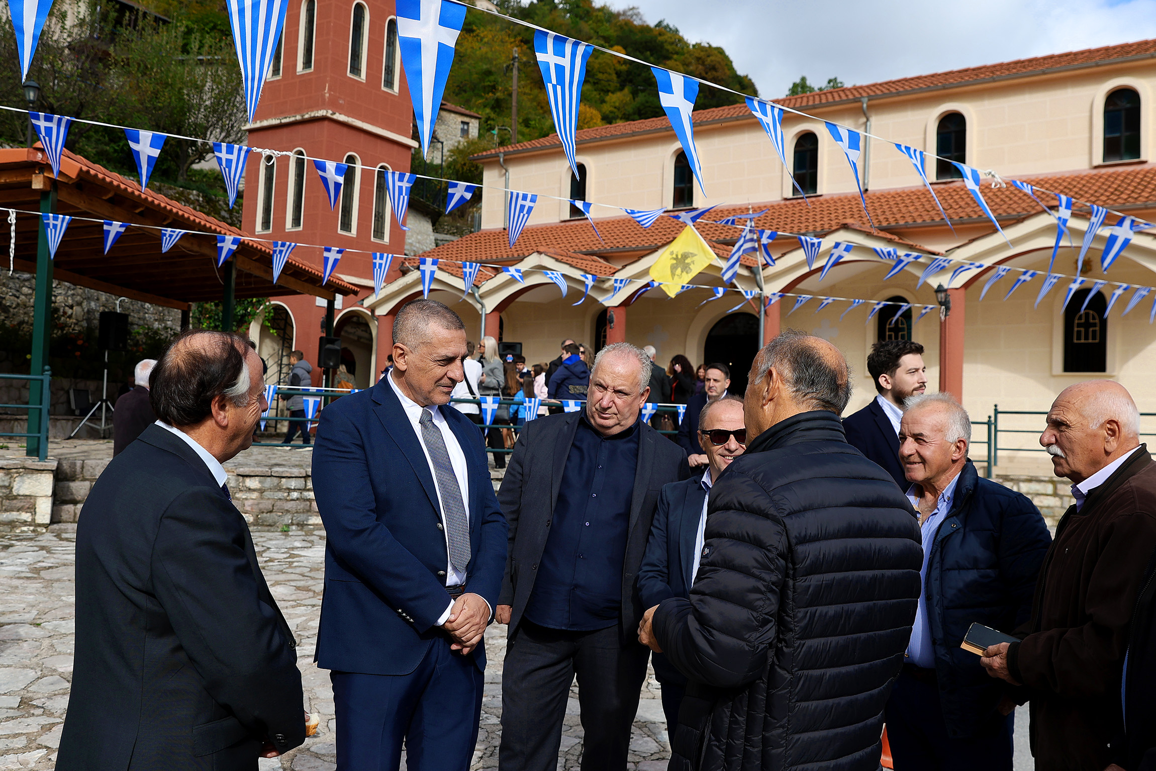 Στο Ανθηρό Καρδίτσας για την παρέλαση των δύο μαθητών ο Περιφερειάρχης Δημήτρης Κουρέτας