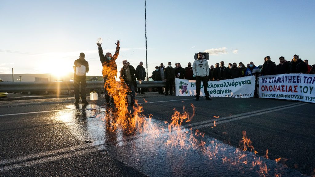 amvikouxoi image_2025-10-09_13-45-36-271 Ευρεία συνάντηση αμβυκούχων και αμπελοκαλλιεργητών στον Τύρναβο