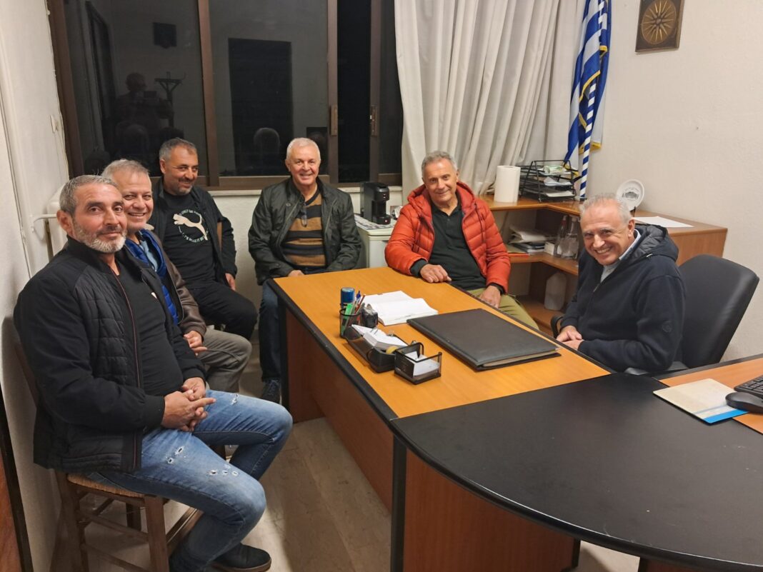 symparataksi mandra Μάνδρα και Κουτσόχερο ζητούν στήριξη – Επίσκεψη της «Συμπαράταξης Λαρισαίων»
