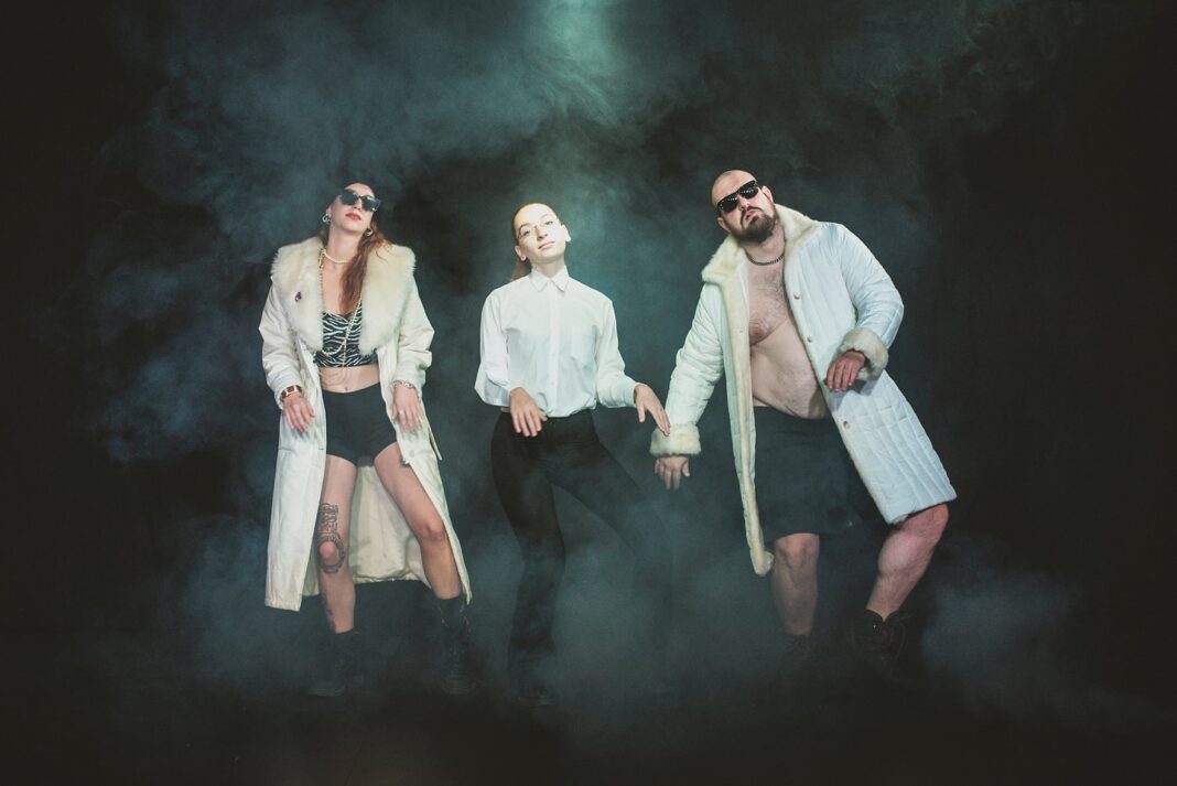 Έρχεται η νέα παραγωγή του Κ.Ε.Θε.Χο. +ΠΛΗΝ. του Κέντρου Έρευνας Θεάτρου & Χορού+ΠΛΗΝ σε σκηνοθεσία Ηρακλή Τζαφέτα έρχεται στις 21 Νοέμβρη.