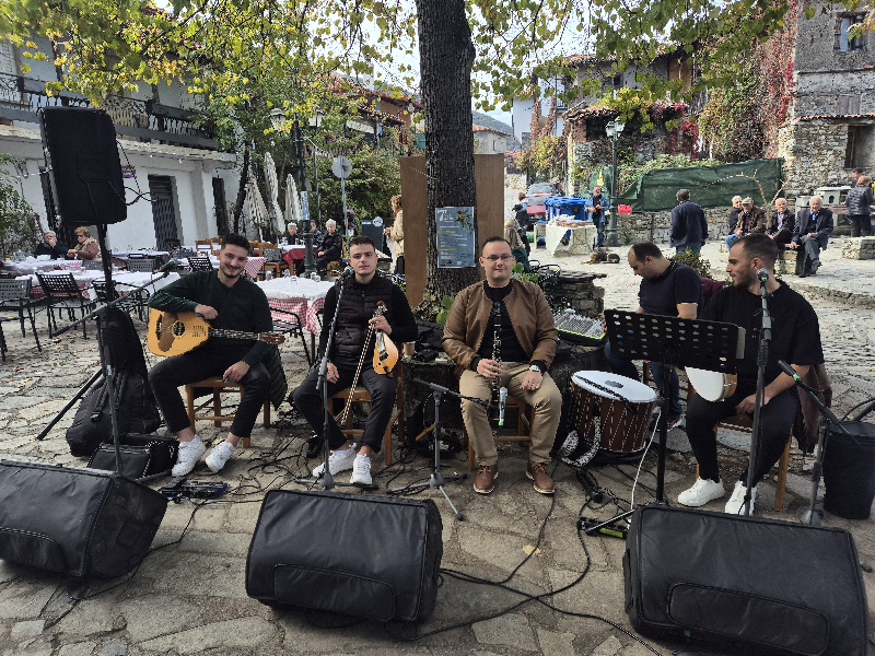 Αμπελάκια: Η Γιορτή Κάστανου στα Αμπελάκια ανέδειξε παράδοση, συνεργασία
και τοπική ανάπτυξη