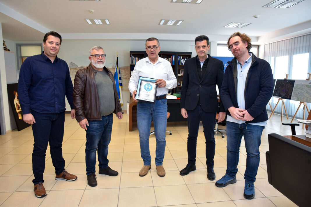 Εθιμοτυπική επίσκεψη της Αερολέσχης Λάρισας στον Περιφερειάρχη Θεσσαλίας Δημήτρη Κουρέτα