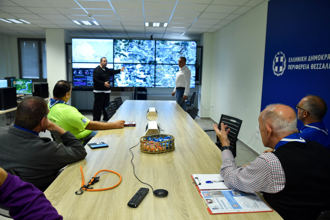 DOM_6506 Εύσημα Τ. Αρνιακού στην Περιφέρεια Θεσσαλίας για τη λειτουργία του Κέντρου Πολιτικής Προστασίας και την ανταπόκριση του μηχανισμού στις πρόσφατες βροχοπτώσεις