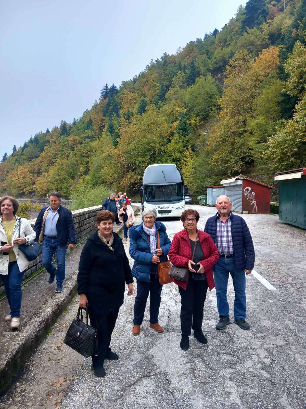 Επιτυχημένες φθινοπωρινές εκδρομές των ΚΑΠΗ του Δήμου Τυρνάβου