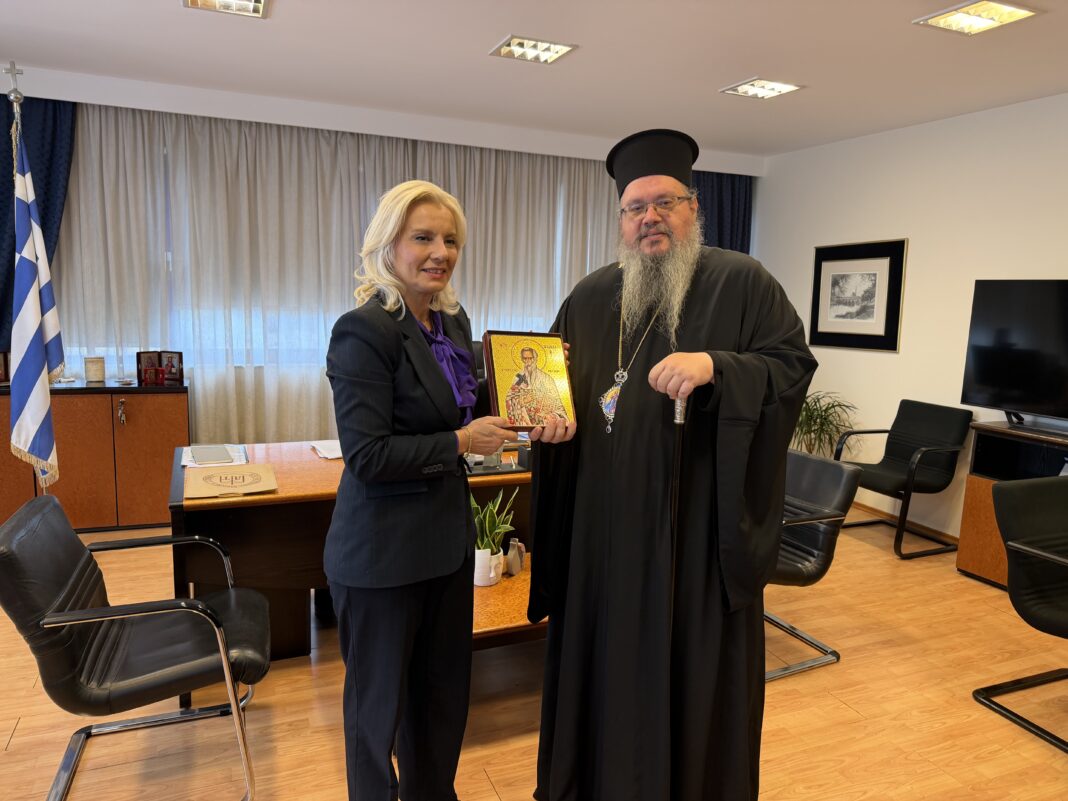 Επίσκεψη του Σεβασμιότατου Μητροπολίτη Λαρίσης και Τυρνάβου κ. Ιερώνυμου στη Γενική Γραμματέα Α.Δ.Θ.Στ.Ε.,  κα Ρένα Καραλαριώτου